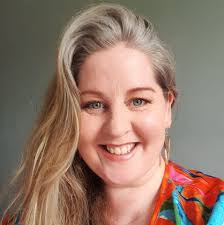 Tami Knapp's Instagram, Twitter & Facebook