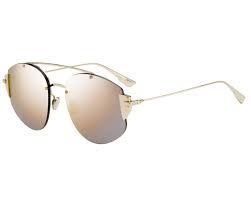 Lunette de soleil dior modèle so réal, couleurs noir et miroir (argenté), un peu rayé au dessus (voir photo 3) prix non négociable. Lunettes De Soleil De Christian Dior En Diorstronger J5g0j