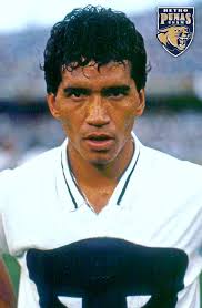 El defensa Abraham Nava en una #FotoRetro de 1988. El canterano puma ha  sido uno de los centrales con más técnica en la historia del equipo.