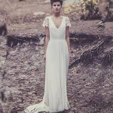 Rencontre avec la jeune créatrice, laure de sagazan dans son atelier parisien, niché au cœur du 10eme arrondissement de paris. Personnalise Laure De Sagazan Robes De Mariee Avec Manches Dentelle Vintage Sexy Dos Nu Col En V Boheme Plage Robes De Mariee Boho 2021 Aliexpress