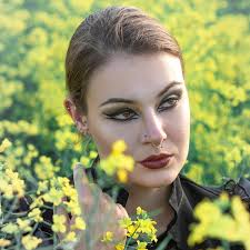 The Messy Makeup Artist (@themessymakeupartist) • Instagram photos and  videos