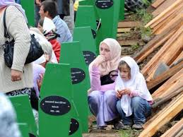 Judges have upheld or overturned his convictions and life sentence for masterminding genocide and other atrocities. Balkan Verurteilung Der Tater Von Srebrenica Bedingung Fur Frieden Waz Az Online De