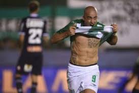 Silva started his career in uruguay playing for central español, river plate montevideo and defensor sporting. Que Fue De Santiago Tanque Silva Balon Latino