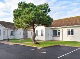 Looking for more real estate to buy? Fort Spinney Holiday Bungalows Bungalow 7 In Yaverland Isle Of Wight Book Online Hoseasons