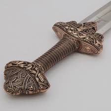 Pin By Legehdayau Ryaihcess On Lit Asoiaf House Lannister Viking Sword Aesthetic The Dark Artifices