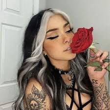 Melody Swan (@lqstsnakc)