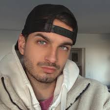 Premiere: Beats & Drums am Marktplatz Düren 📅 Freitag, 05. September 2025  🕒 Ab 15:00 Uhr 📍 Mitten in der Innenstadt >>>>>>FREIER EINTRITT FÜR ALLE!  <<<<<< Freut euch auf: >>Live-DJs aus der