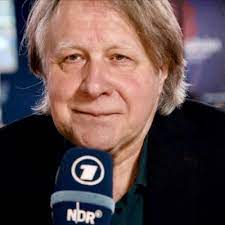 Peter was born june 5, 1961 in wisconsin. Peter Urban On Twitter This Is A Public Service Announcement With Guitar Heute 21 Uhr Auf Ndr2