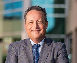 Physician Profile: Robert Santa-Cruz, M.D.