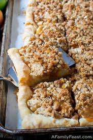 Apple Crisp Pizza A Family Feast Apple Crisp Pizza Apple Crisp Delicious Pies