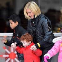 Jane wore her long blonde bob straight with a side part. Jane Krakowski Ice Skates With Her Son Bennett In New York City T Growing Your Baby