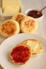 Muffins Anglais Maison Elle Mijote Quelque Chose Recette En 2020 Muffins Anglais Recette Muffin Anglais Recettes De Cuisine
