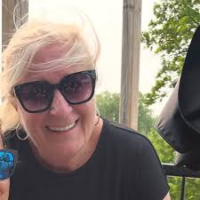 The Isley Brothers — That Lady (1973) is a revamped version of their  earlier song “Who's That Lady” from 1964 which had a doo-wop style. 🧵