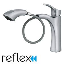 Featuring a clean, simple design, the moen camerist kitchen pullout faucet has a sleek spout, flared spout tip and a traditional curved faucet neck that will complement almost any décor. Moen Camerist Single Handle Pull Out Sprayer Kitchen Faucet In Chrome 7545c The Home Depot