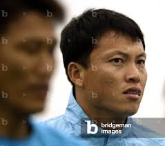 Image of SOUTH KOREA'S GOALKEEPER LEE WOON-JAE ATTENDS TRAINING IN HANAM,  2002-06-23