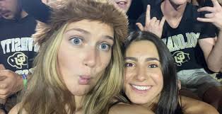 Hello, I am new to the area. I have teenagers (girl 17, girl 15, twins  boy/girl 13). We are looking for friends. We love being outside, swimming,  fishing, hiking, riding bikes, BIG