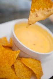 Hot Chili Cheese Dip Fast Wie Im Kino Lebensmittel Essen Kasesosse Rezept Rezepte
