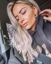 Ok, hear me out. ⁣ You know when you're just dying to try that new look,  like blue eyeliner or a crazy hair colour, or that outfit you bought that  you are