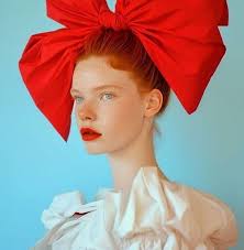 Silla tejida especialmente diseñada para exteriores. Ideal para terrazas,  patios, jardines y balcones. Combina estilo contemporáneo y resistencia al  clima para que disfrutes al aire libre con total comodidad. 🔴 Disponibles  con