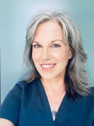 Elizabeth Liddell's Instagram, Twitter & Facebook