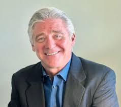 Dale Hinds's Instagram, Twitter & Facebook