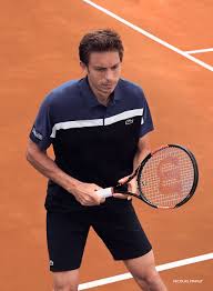 Egalement tous les accessoires utilisés par le joueur français durant les tournois et les entrainements sur le circuit atp. Benoit Paire Jeremy Chardy Alize Cornet Les Tenues Lacoste Pour Roland Garros 2016 Sportbuzzbusiness Fr