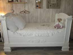 lit ancien peint linge de lit ancien lit coin relooking de table de chevet relooking meuble