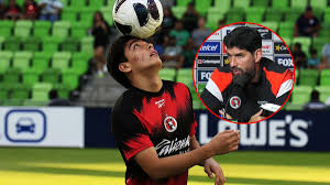 ‘Loco’ Abreu revela por qué es tan difícil marcar a Gilberto Mora con solo 17 años