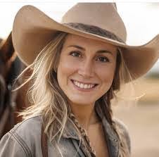 Resa Brown's Instagram, Twitter & Facebook