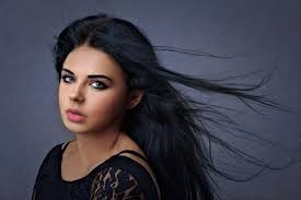 Latest indian women hairstyles indian women are always been famous for their long and off course gorgeous hair from the earlier times. Best Skin Care Products For 35 Year Old Woman Beautiful Eyes Http Allnaturalbeautytips Com Best Skin Raw Indian Hair Healthy Natural Hair Indian Hairstyles