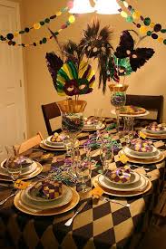Make your mardi gras party a masquerade and ask people to wear masks and costumes. Mardi Gras Dinner Mardi Gras Dinner Mardi Gras Dinner Party Mardi Gras Centerpieces
