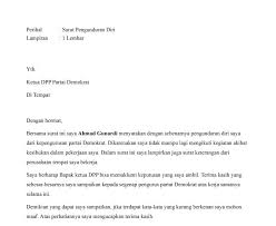 Saat para karyawan memutuskan untuk keluar dari pekerjaan lamanya, maka dia harus membuat surat resign atau surat pengunduran diri. Contoh Surat Pengunduran Diri Dari Universitas Sebagai Mahasiswa Dapatkan Contoh