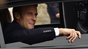 Macron est en effet un droit de l'aile de l'homme, je pense, très fortement. Europeennes Macron Prend Une Claque De La Part Des Francais Reagit Le Rassemblement National De Marine Le Pen
