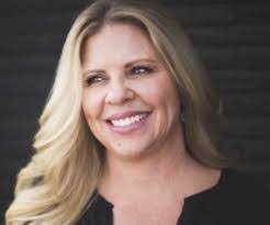 Carrie Meis's Instagram, Twitter & Facebook