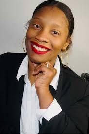 Anna Holly's Instagram, Twitter & Facebook