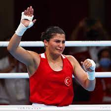 Milli boksörümüz busenaz sürmeneli, yarı final mücadelesinde lovlina borgohain'i mağlup ederek tokyo 2020'de finale adını yazdırdı. Kdgbmizmqme0jm