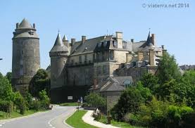 Chateau De Chateaugiron Dept D Ille Et Vilaine 35 Forteresse Medievale Du Xiiie Siecle Puis Remaniee Au Xviiie Siecle P Le Manoir Chateau Chateau France