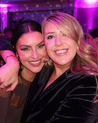 Seana Ward's Instagram, Twitter & Facebook