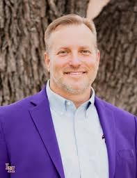 Steve Snell's Instagram, Twitter & Facebook