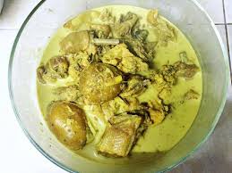 Ayam masak lemak cili padi or chicken in coconut cream with birds eye chili in english, is a spicy rich yellow coconut gravy that is cooked with chilli padi. Resepi Ayam Masak Lemak Cili Api 3 Versi Mengancam Selera Daridapur Com