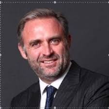 Alexis Brabant's Instagram, Twitter & Facebook