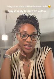 Estilo de peinado: recogido cute en trenzas knotless