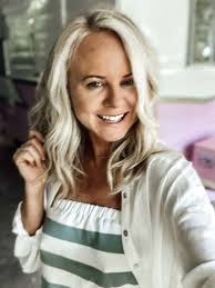 Jenny Bonham's Instagram, Twitter & Facebook