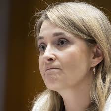 Optus outage update: CEO Kelly Bayer Rosmarin fronts Senate inquiry, admits  hundreds of triple zero calls failed during outage, dodges resignation  questions