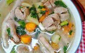 Bukan cuma sedap, sop ini juga akan terasa sangat gurih & bergizi. 5 Resep Sop Ceker Terenak Kuahnya Segar Dan Sehat Untuk Tubuh Bagian 5