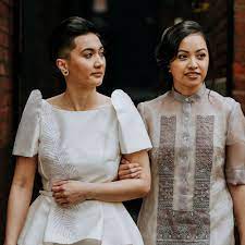 While filipino brides historically wore baro't saya, a wedding dress with dramatic puffy sleeves, it's common in modern weddings for brides to wear more westernized wedding. The Ultimate Guide To Filipiniana Wedding Dresses