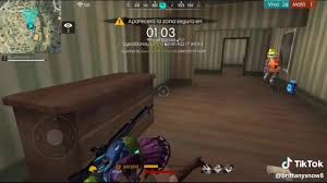 Players freely choose their starting point with their parachute, and aim to stay in the safe zone for as long as possible. Free Fire Voy A Protegerte Pasa Lo Que Pase En Tiende Youtube