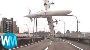 Une création dans un contexte d'un autre temps. Top 10 Des Pires Crashs D Avions Filmes Par Une Camera Youtube