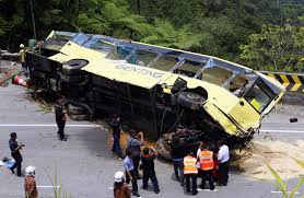 Kemalangan jalan raya sempat dirakam dashcam dan cctv yang berlaku di beberapa lokasi di sabah. Kejadian Kemalangan Bas Di Genting Highland Pandulaju Com My