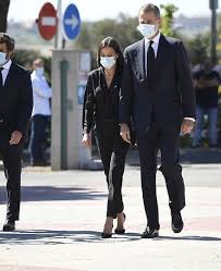 King Felipe And Queen Letizia Visited Carvajal Family S Funeral Home In 2020 Queen Letizia Funeral Home Spanish Royal Family